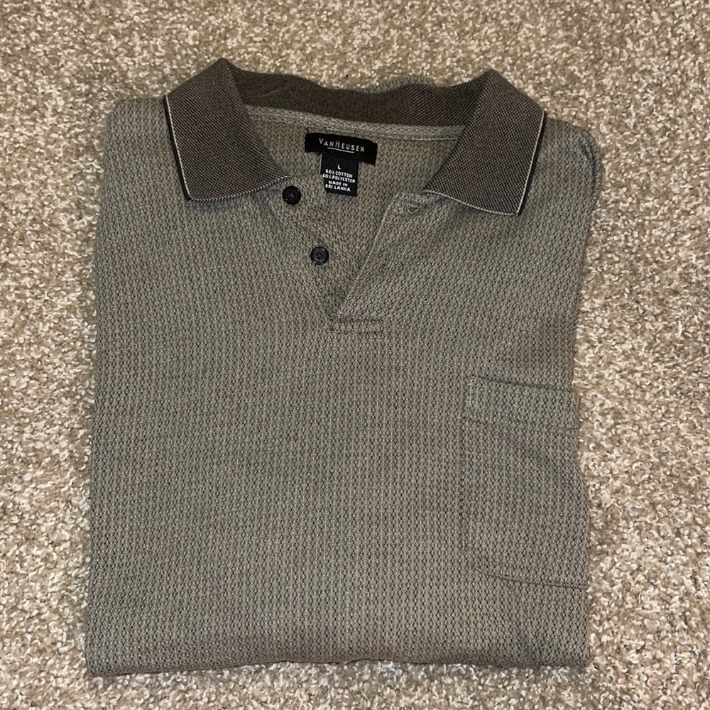 Van-Heusen long sleeve polo. Dark green